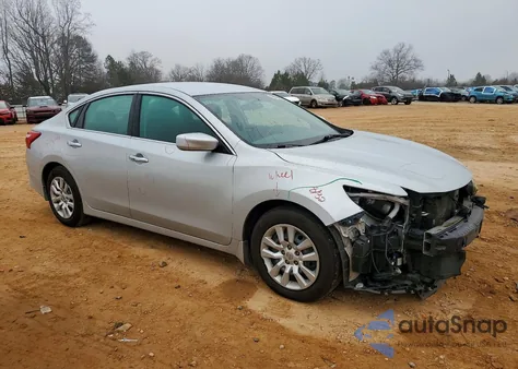 2016 Nissan Altima 2.5 z USA, uszkodzony, nr VIN 1N4AL3AP2GC241579